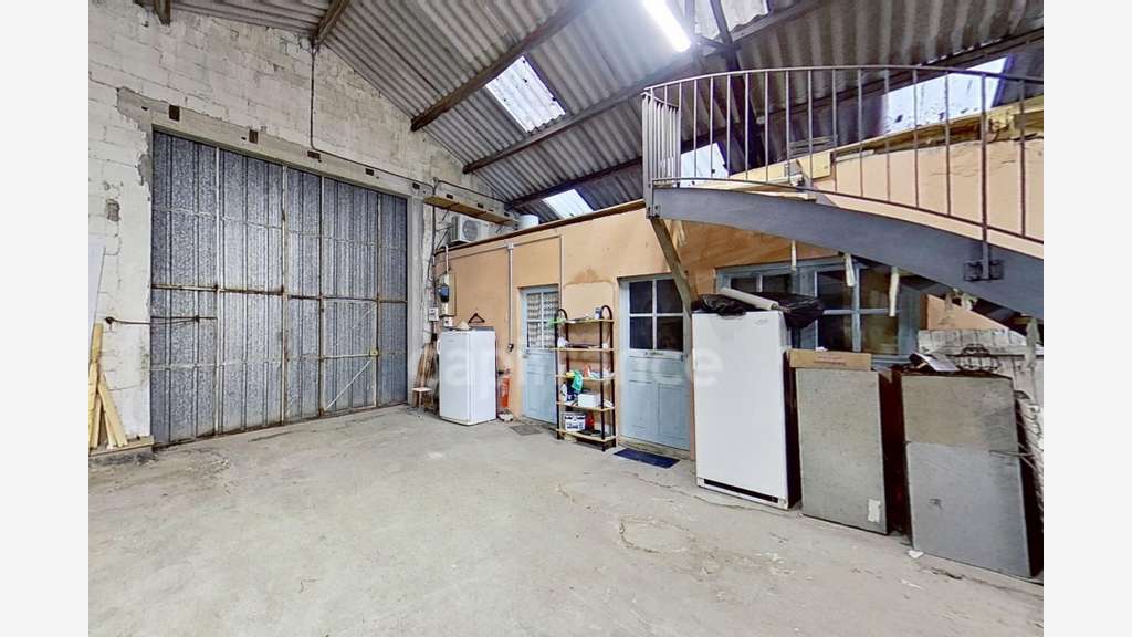Locaux 420m² à vendre à Carhaix-Plouguer