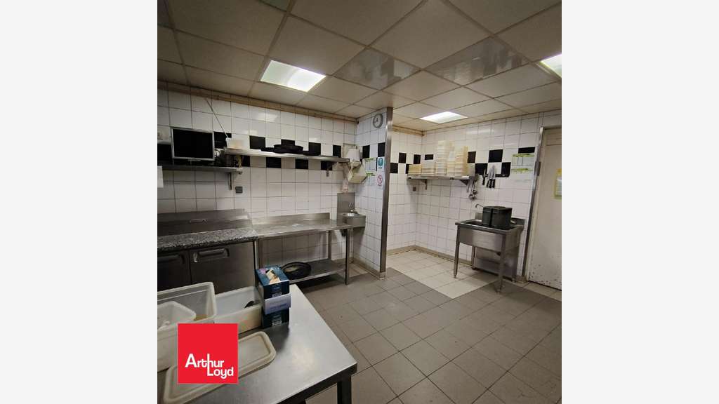 Vente local 215m² avec logement à Luisant