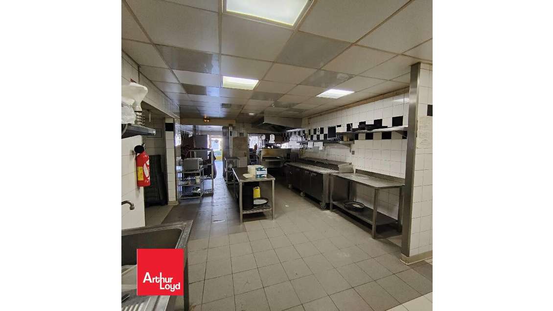 Vente local 215m² avec logement à Luisant