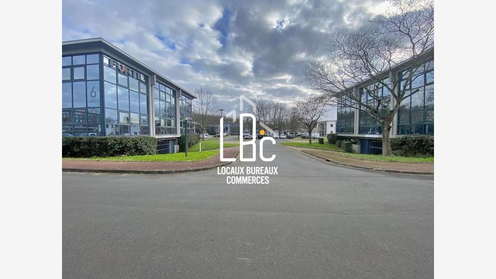 Vente locaux 750m² à Nantes Aubinière