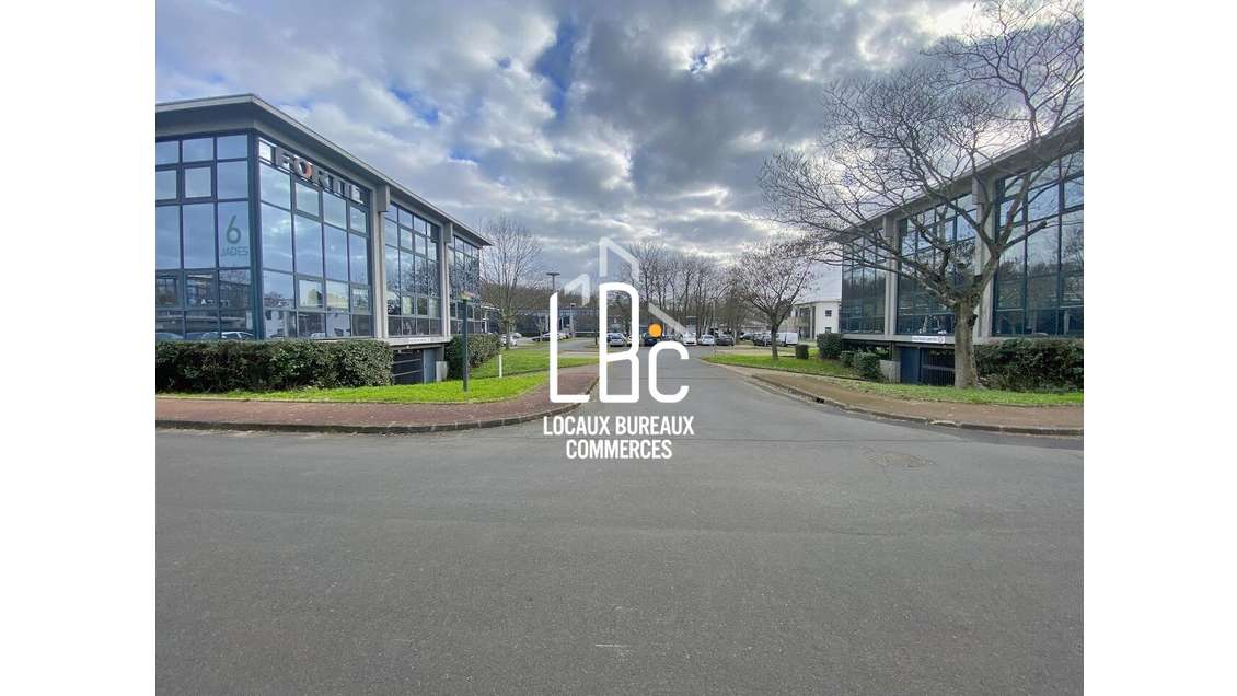 Vente locaux 750m² à Nantes Aubinière