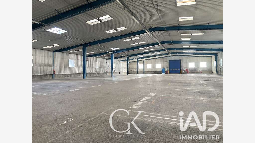 Vente locaux 3329m² sur 1.9ha à St-André-le-Gaz
