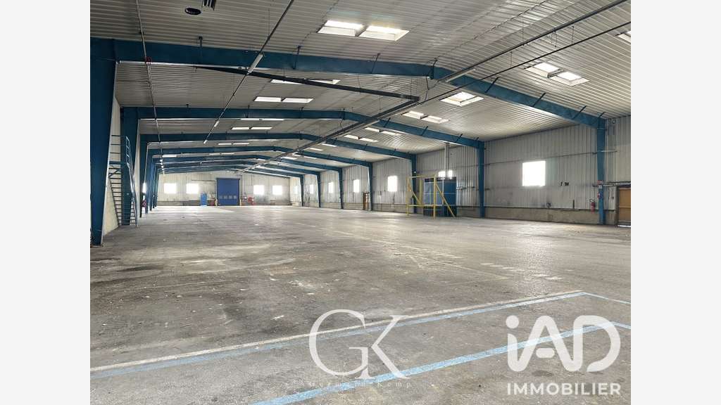 Vente locaux 3329m² sur 1.9ha à St-André-le-Gaz