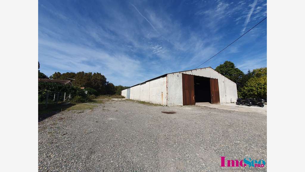 AV entrepôt 1000m² à Ambarès-et-Lagrave A10