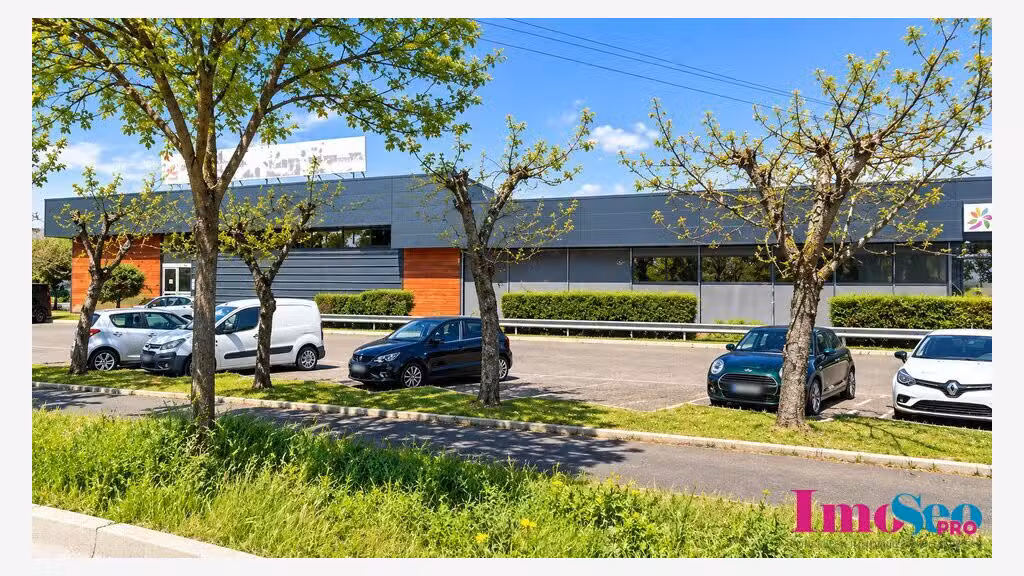 Entrepôt 2000m² à vendre ZI Bordeaux Nord