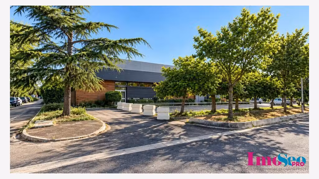 Entrepôt 2000m² à vendre ZI Bordeaux Nord