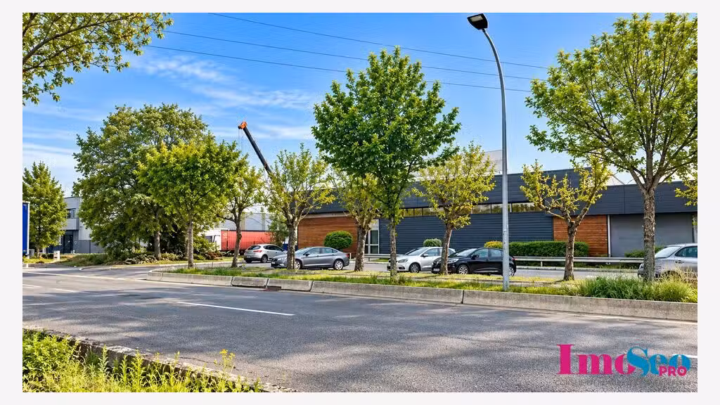 Entrepôt 2000m² à vendre ZI Bordeaux Nord