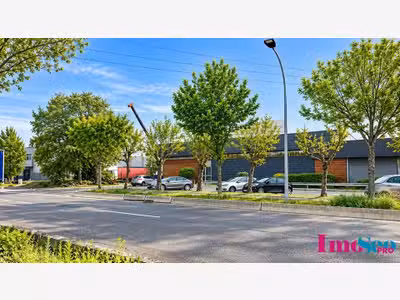 Entrepôt 2000m² à vendre ZI Bordeaux Nord