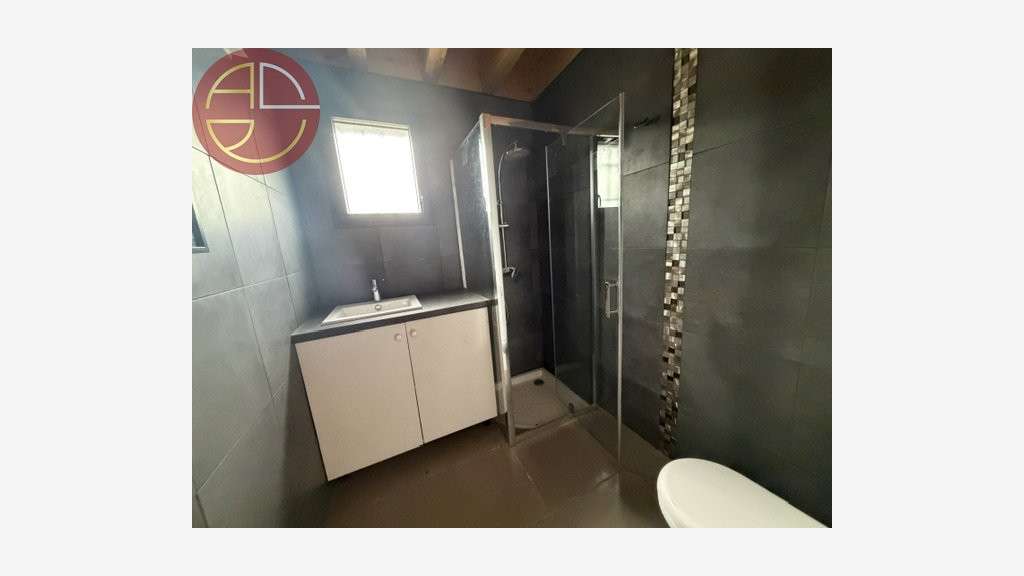 A vendre dépôt 260m² proche rocade à Flourens