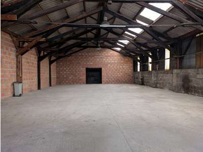 Vente entrepôt 300m² à Libourne