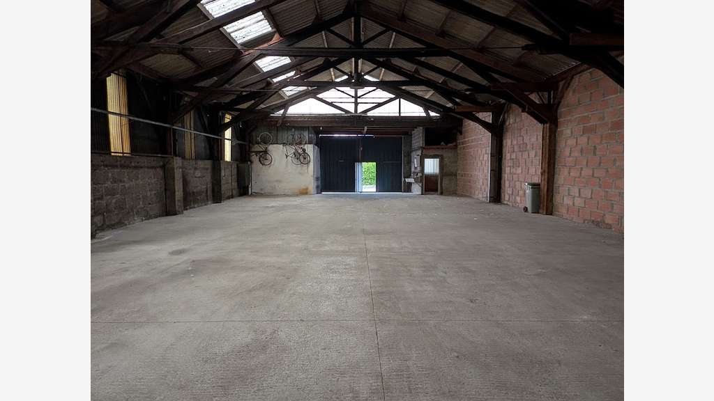 Vente entrepôt 300m² à Libourne