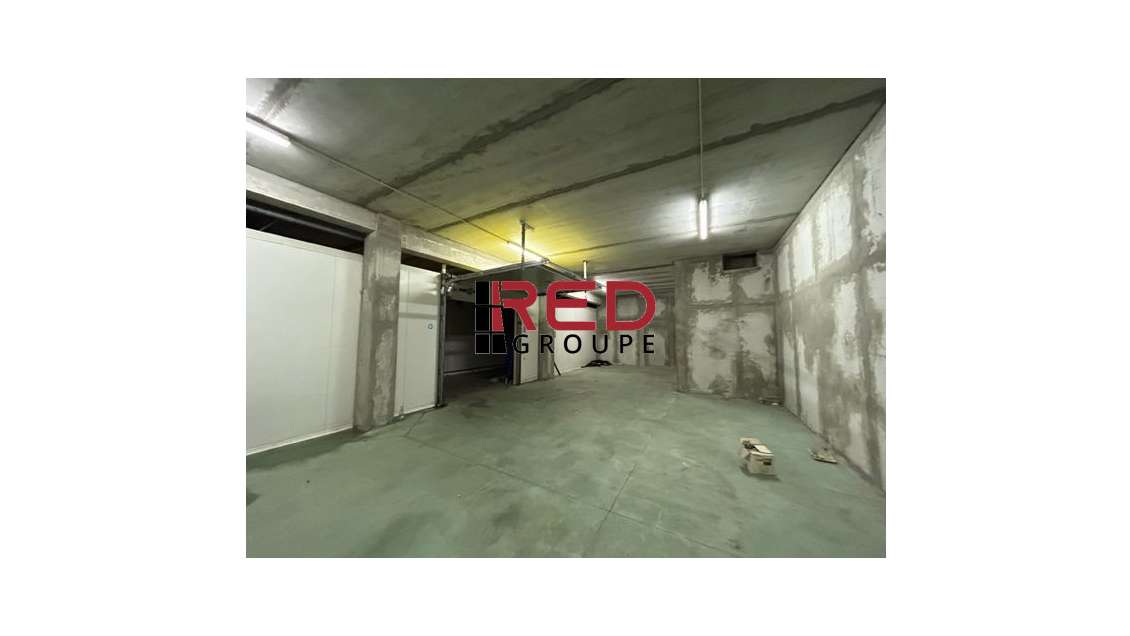 Entrepôt 1129m² à vendre à Marseille 13009