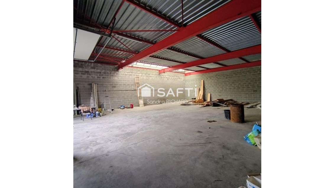 Entrepôt 754m² à vendre à Nort-sur-Erdre