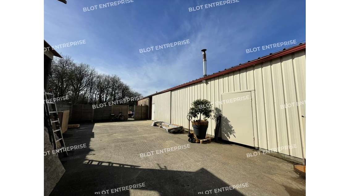 A vendre entrepôt 280m² à Saint-Mars-de-Coutais