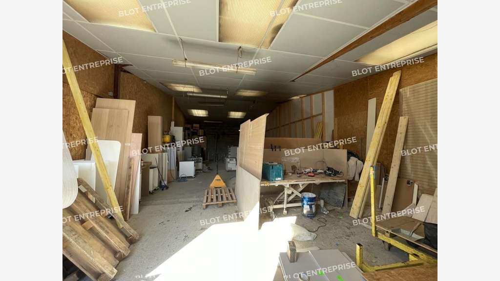 A vendre entrepôt 280m² à Saint-Mars-de-Coutais