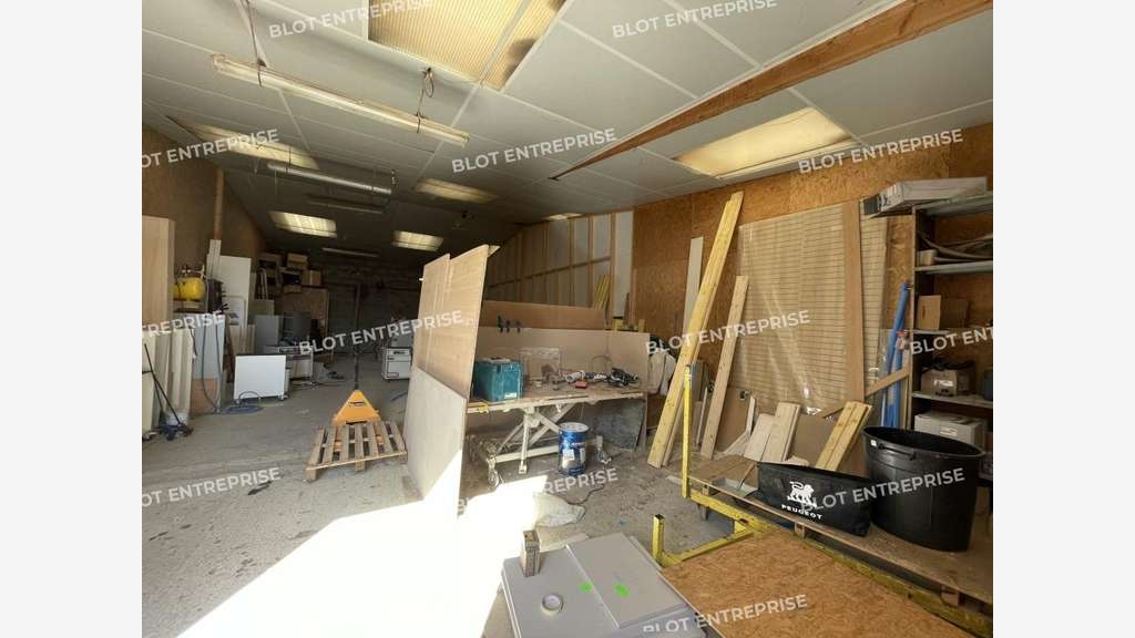 A vendre entrepôt 280m² à Saint-Mars-de-Coutais