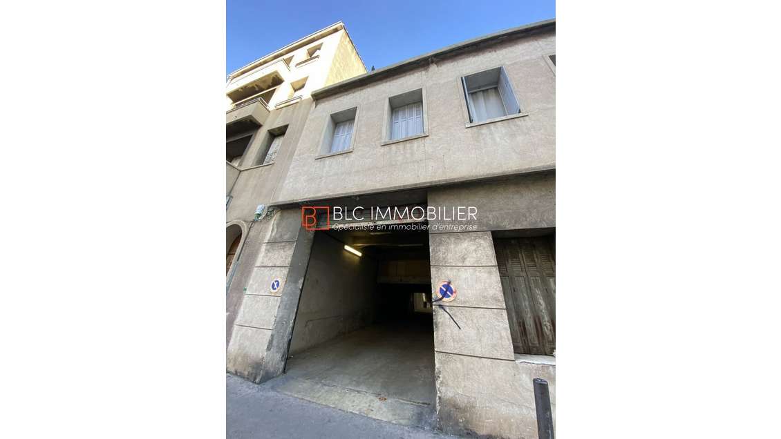 Vente entrepôt 480m² à Marseille 13003