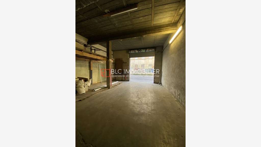 Vente entrepôt 480m² à Marseille 13003