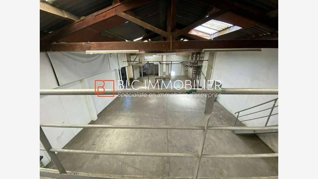 Vente entrepôt 480m² à Marseille 13003