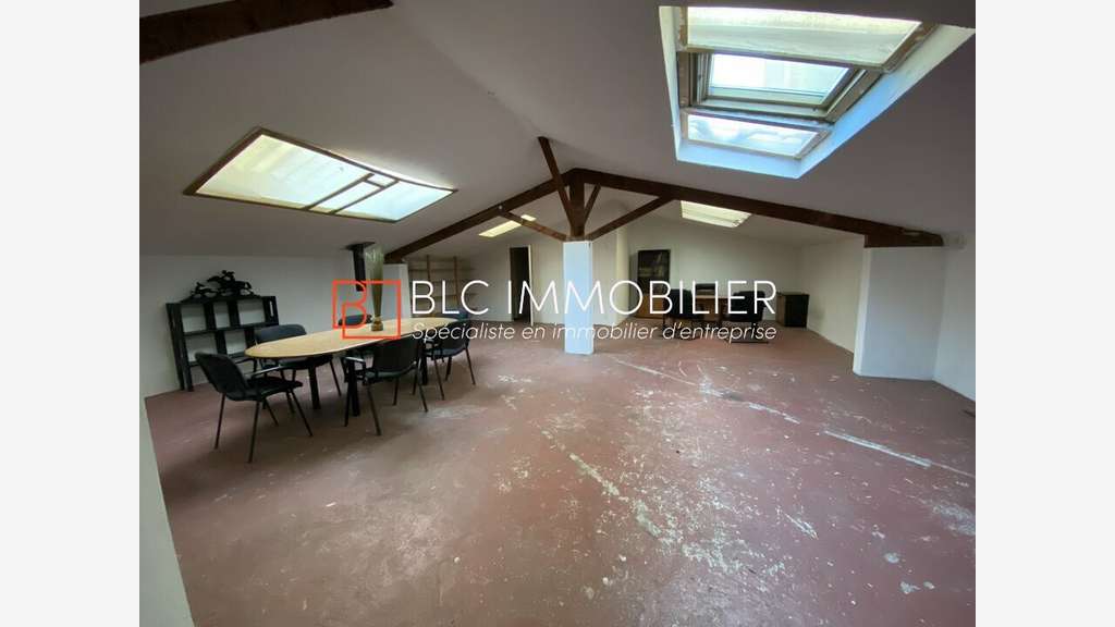 Vente entrepôt 480m² à Marseille 13003