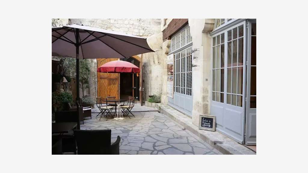 Vente bâtiment d'exception 1994m² à Avignon centre