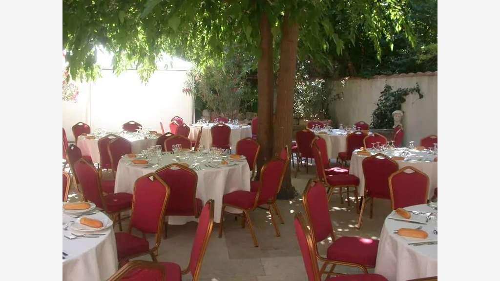 Vente bâtiment d'exception 1994m² à Avignon centre