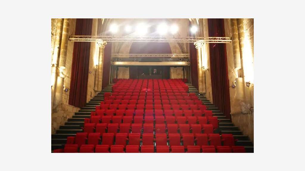 Vente bâtiment d'exception 1994m² à Avignon centre