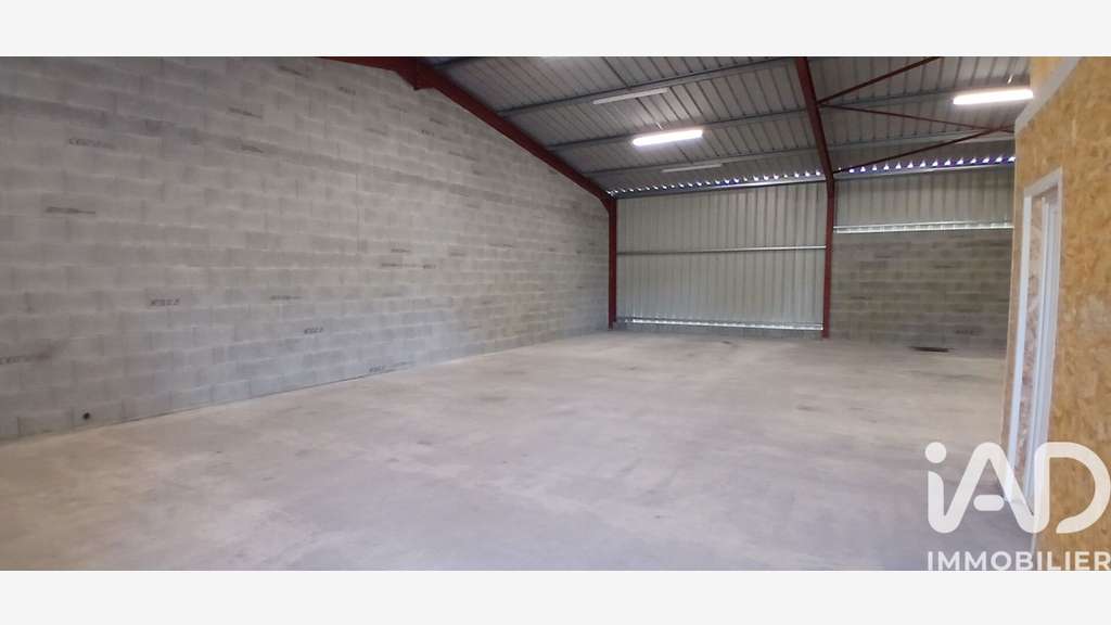 Vente bâtiment artisanal 187m² Bazoges-en-Paillers