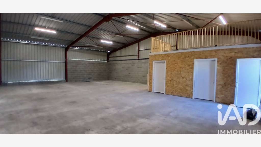 Vente bâtiment artisanal 187m² Bazoges-en-Paillers