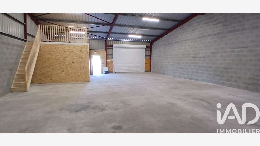 Vente bâtiment artisanal 187m² Bazoges-en-Paillers