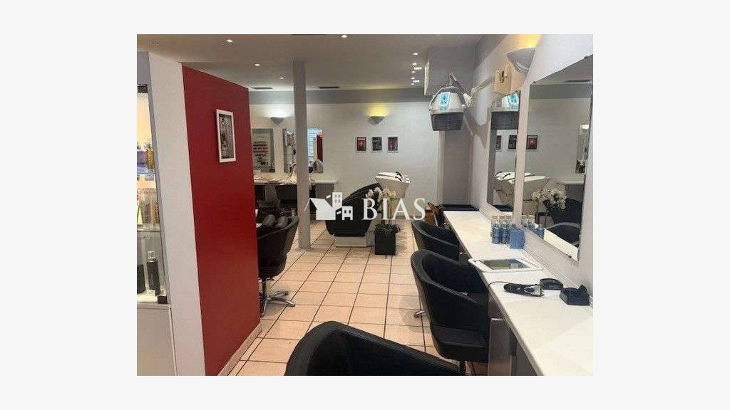 A vendre boutique 100m² emplacement central Paris