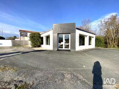 Vente local commercial spacieux à Breuillet