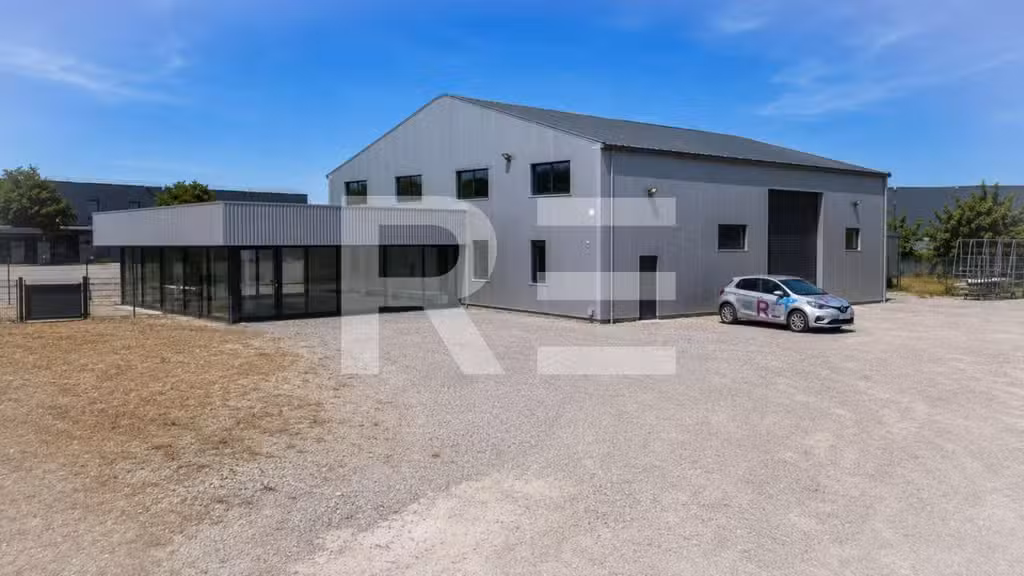 Vente hangar professionnel 500m² à Calvisson