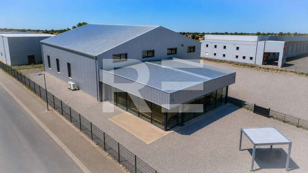 Vente hangar professionnel 500m² à Calvisson