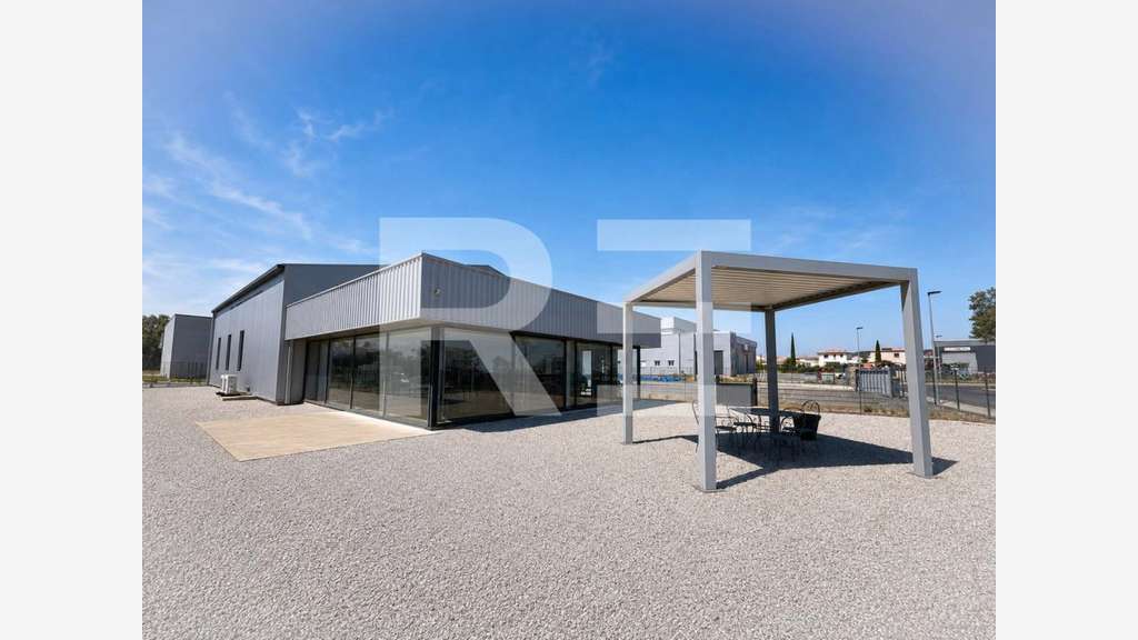 Vente hangar professionnel 500m² à Calvisson