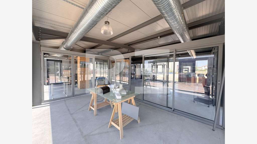 Vente hangar professionnel 500m² à Calvisson