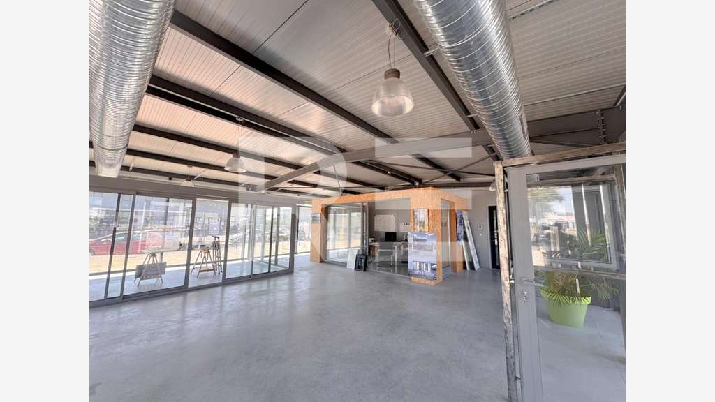 Vente hangar professionnel 500m² à Calvisson