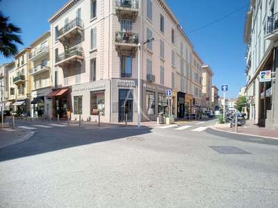 Cession de bail 82m² emplacement priviligié Cannes