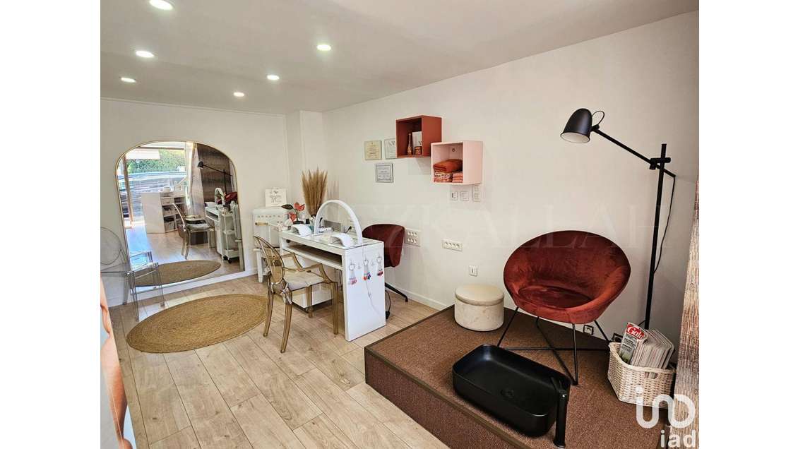 Vente boutique empl N° au centre de Chantilly