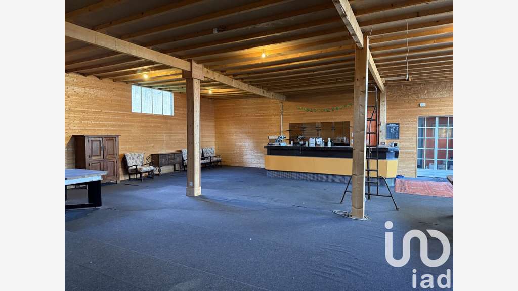 Vente ancien garage de 130m² à Dausse