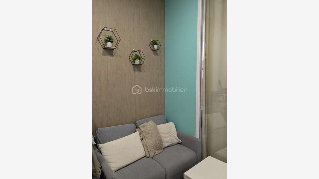 Boutique de 50m² à vendre en ccial à Drancy