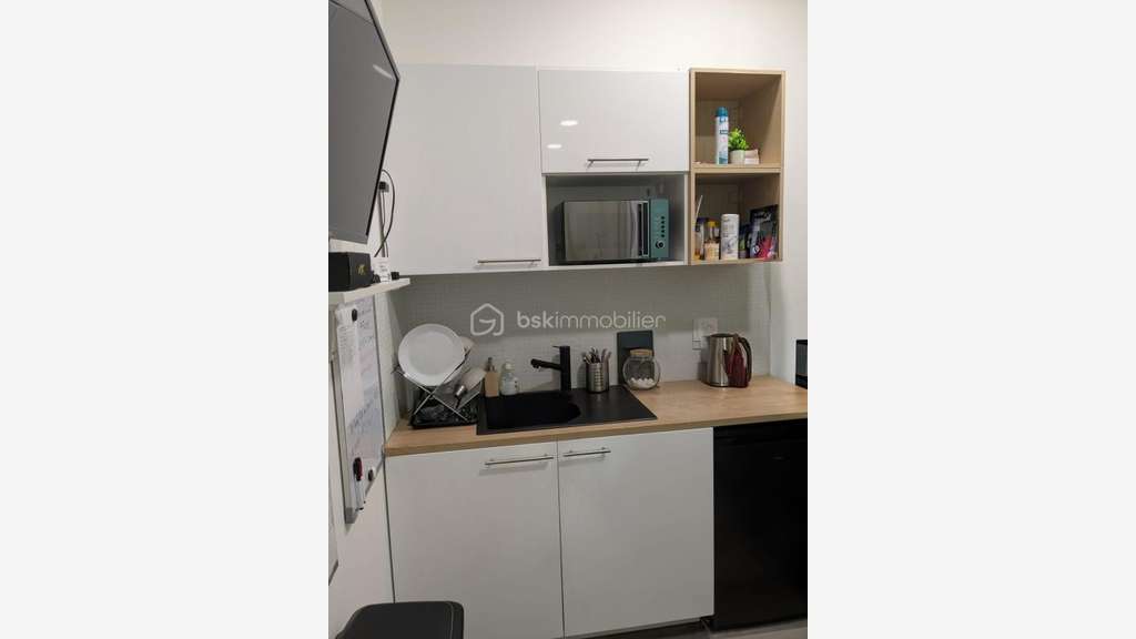 Boutique de 50m² à vendre en ccial à Drancy