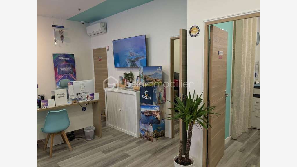 Boutique de 50m² à vendre en ccial à Drancy