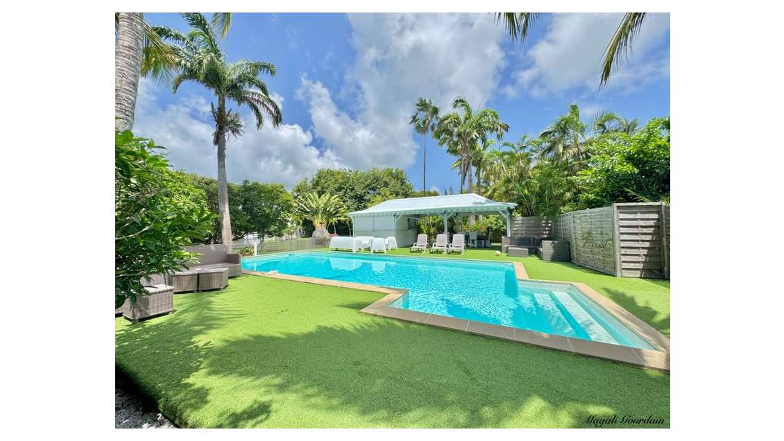 AV ensemble touristique maison + gîtes St François