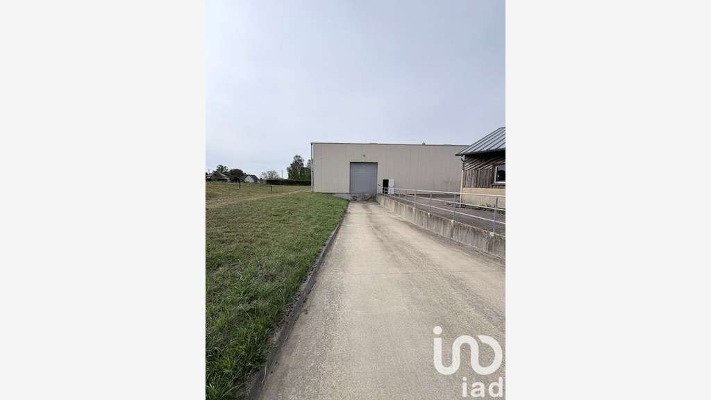 Cède bâtiments indus 2105m² à Grand Bourgtheroulde