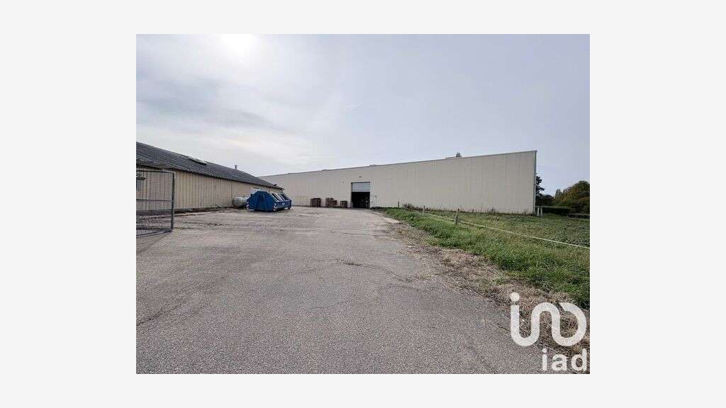 Cède bâtiments indus 2105m² à Grand Bourgtheroulde