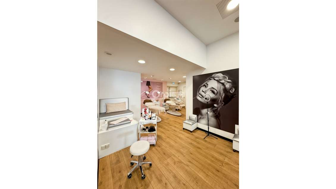 A louer local commercial 172m² à La Seyne-sur-Mer