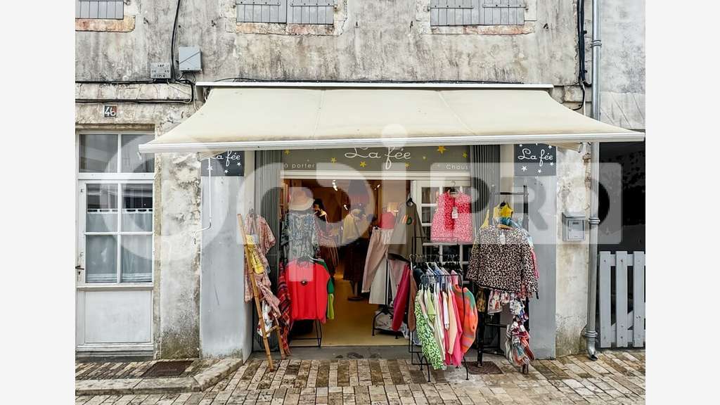 Local commercial rue piétonne 37m² La Couarde