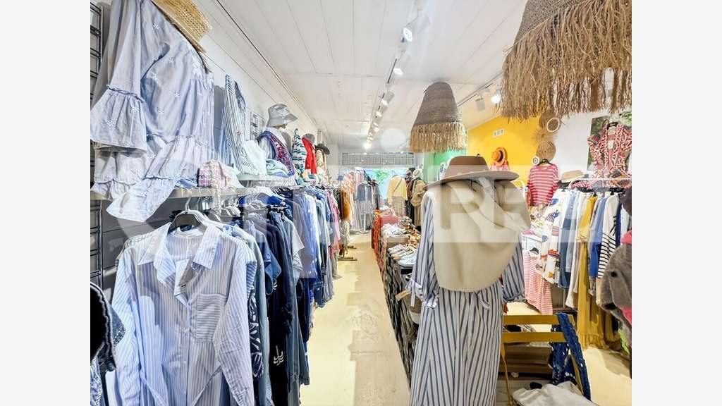 Local commercial rue piétonne 37m² La Couarde