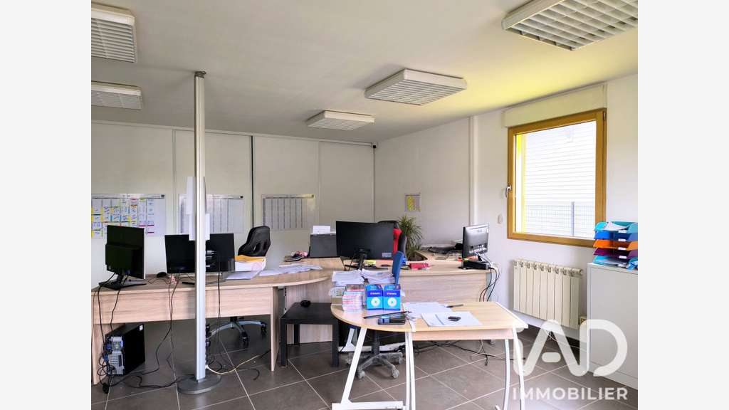 AV local d'activité 640m² La Romagne proche N249